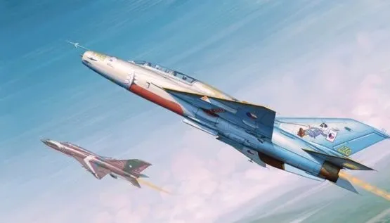 MiG-21UM Fighter 1:48