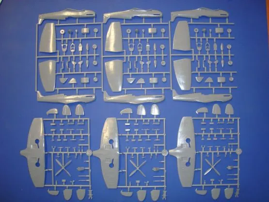 Supermarine Spitfire Mk.IXC/E "Cíl Praha" 1:72