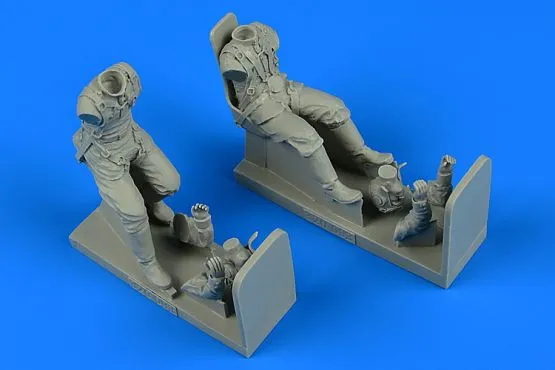 Soviet Il-2M3 Pilot and Gunner WW.II 1:32