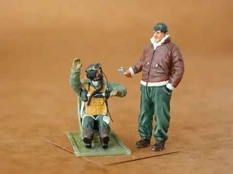 US Fighter Pilots Sitting & Mechanic WW II 1:48
