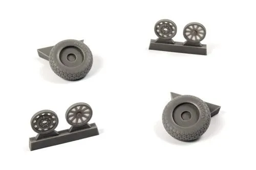 P-51D Mustang - Wheels (Oval Tread Pattern) 1:32