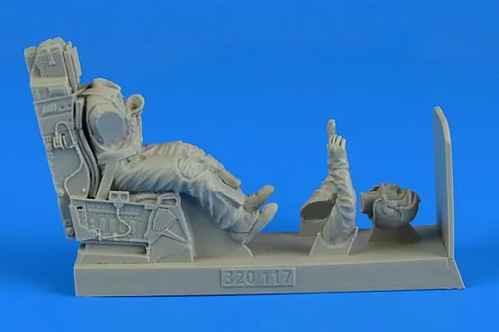 USAF Fighter Pilot with ejection seat for F-15 Eagle 1:32