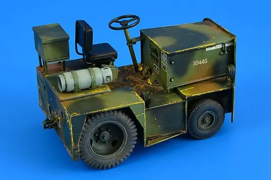 United Tractor G-40-C Tow Tractor (LPG) 1:32