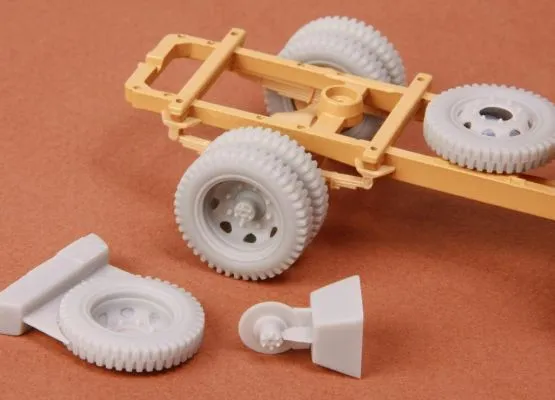Opel Blitz/ Kfz.385 wheel set (late 8-bolt type) 1:48