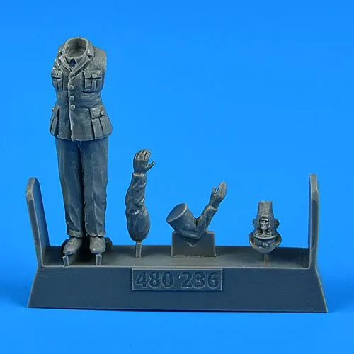 Krigsmarine WWII Ceremony - Officer U-Boat Type VIIC 1:48