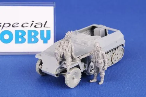 Sd.Kfz 250/251 Crew in Winter Uniforms 1:72