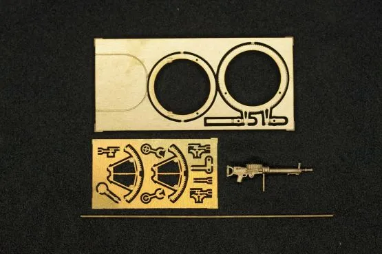 Lewis Mk II single MG on Scarff ring 1:72