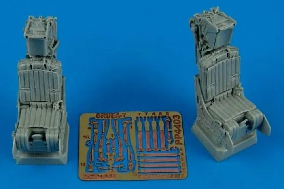 M.B. GRUEA-7 ejection seats - (for A-6E/EA-6A) 1:48