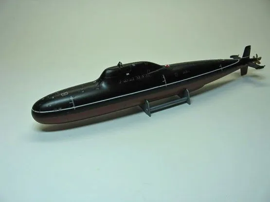 Projekt 705 Lira ( Alfa-Klasse) soviet submarine 1:350