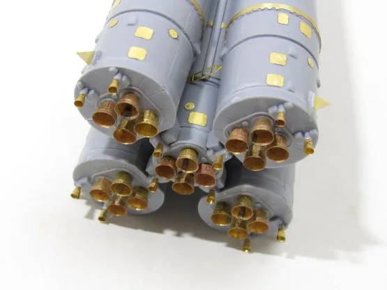 Vostok, Voskhod, Sputnik, R-7A launch vehicle P.E. set 1:144