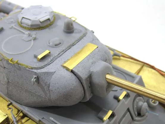 KV Tanks P.E. set for Eastern Express 1:35