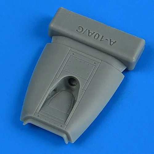 A-10A/C Thunderbolt II opened fuel access panel late v. 1:72