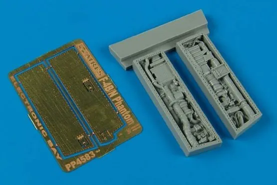 F-4B Phantom II electronic bay 1:48