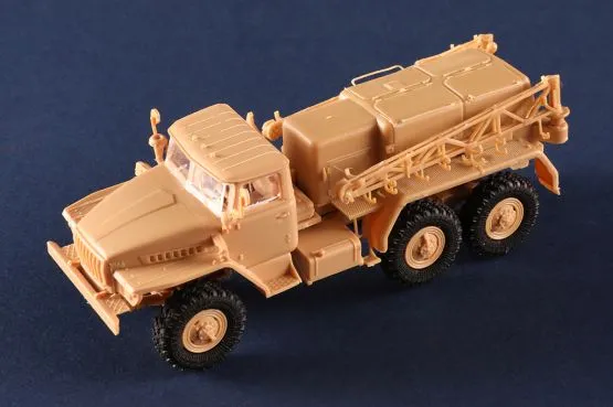 APA-5D Airport Starter Vehicle 1:72