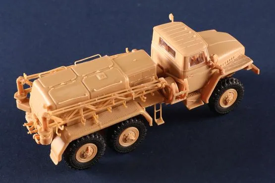APA-5D Airport Starter Vehicle 1:72