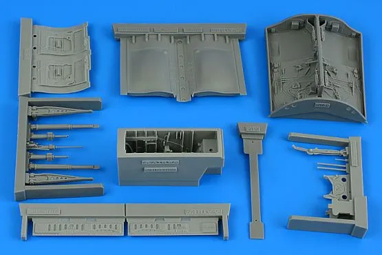 TF-104G & CF-104D & F-104DJ/F Starfighter wheel bay 1:32