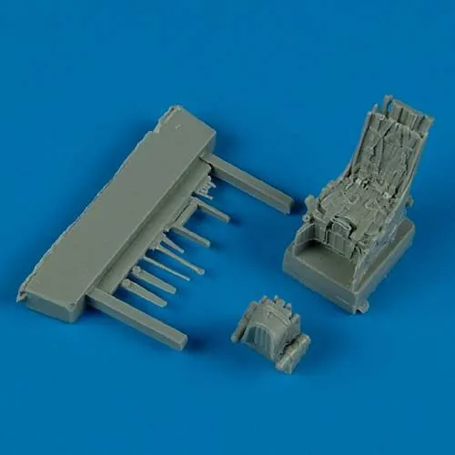 Su-27 ejection seat with sefety belts 1:72