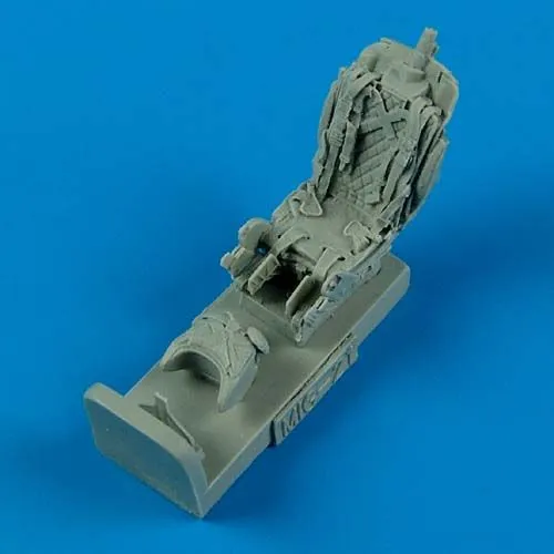 MiG-21 ejection seat w/ safety belts 1:48