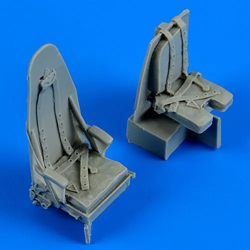 Mosquito Mk. IV seats with safety belts 1:48