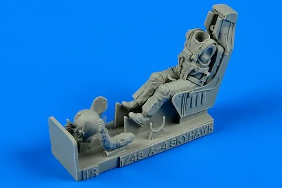 US Navy A-4 fighter pilot with ejection seats 1:48