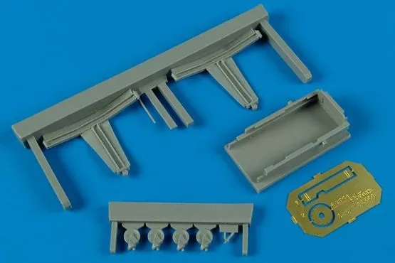 Adjustable device for ACES II seat maintenance 1:32