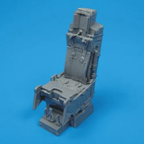 F-15 ejection seat with safety belts 1:32