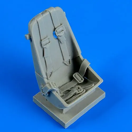 Me 163B seat with safety belts 1:32