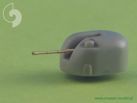 Russia/USSR 100 mm/70 (3.9in) AK-100 barrels 1:700