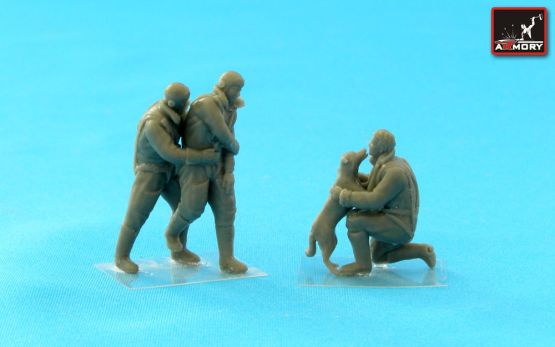 RAF WWII crewmen in high altitude outfit - Set B 1:72