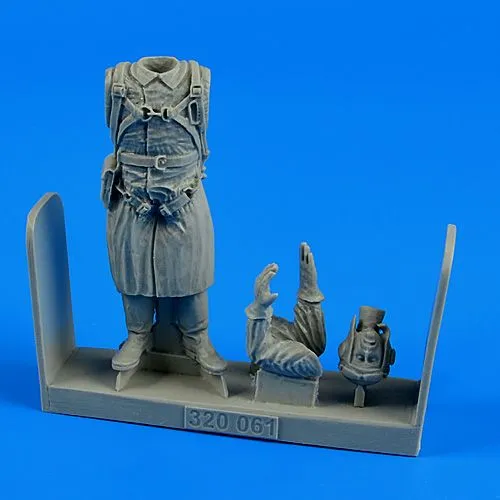 Soviet pilot WWII - winter clothing 1:32