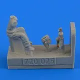 RAF Motorcycle Driver WWII - part 2 1:72