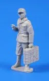 Germann WWII Soldier with Grenade Case 1:48