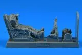 USAF Fighter Pilot with ej. seat for F-86 Sabre 1:32