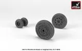 F-4 Phantom-II wheels w/ weighted tires, early 1:48 F-4 Phantom-II wheels w/ weighted tires, early 1:48