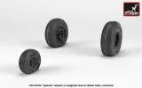 AH-64 Apache wheels w/ weighted tires, ribbed hubs 1:35 AH-64 Apache wheels w/ weighted tires, ribbed hubs 1:35