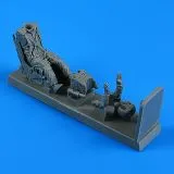 Soviet Pilot with ej. seat for Su-25 1:32