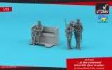 British WWI officer & soldiers in a Dennis 3t lorry 1:72