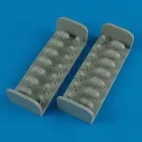 B-24 Liberator oxygen cylinders 1:72