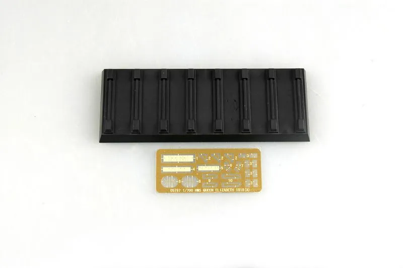 HMS Queen Elizabeth 1918 1:700