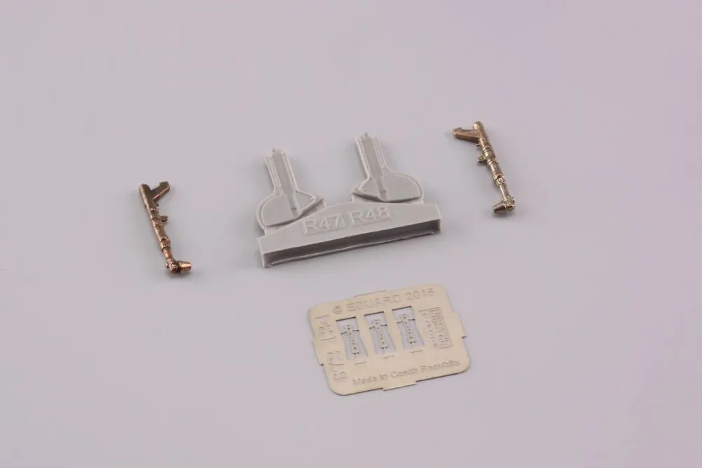 Spitfire Mk. IX legs BRONZE 1:72