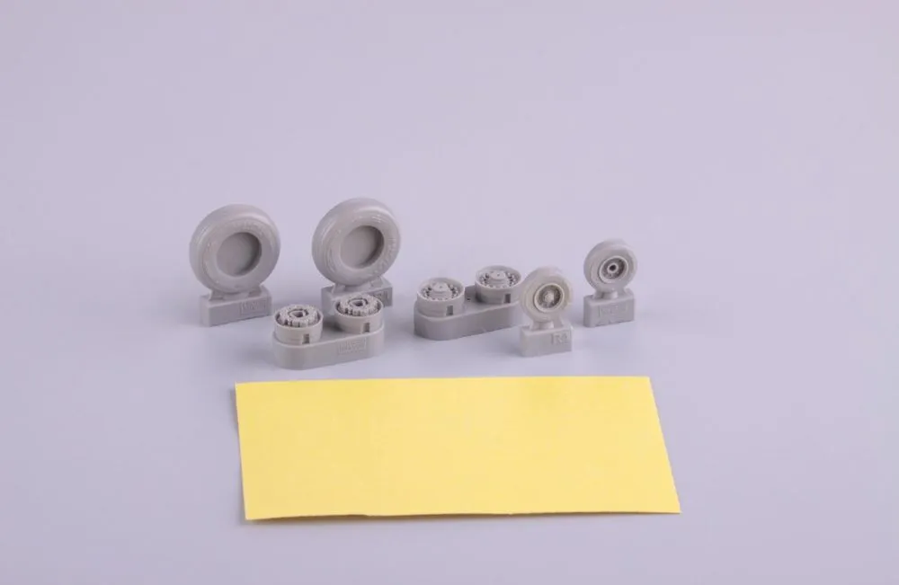 F-14A wheels late for Tamiya 1:48