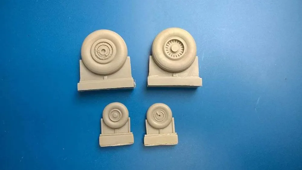 MiG-25 wheels 1:48