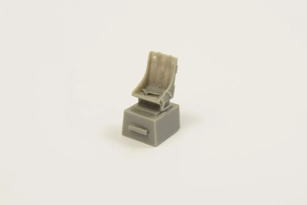 Kittyhawk IV Seat with Sutton Harness 1:72