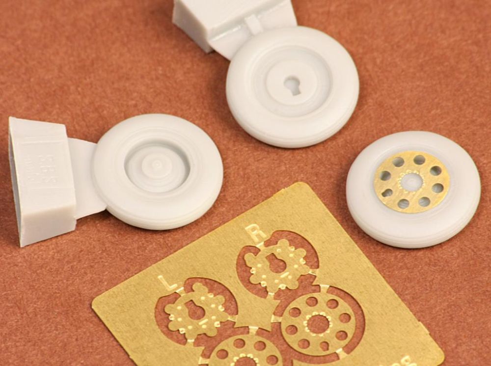 E.E. Lightning wheels 1:72