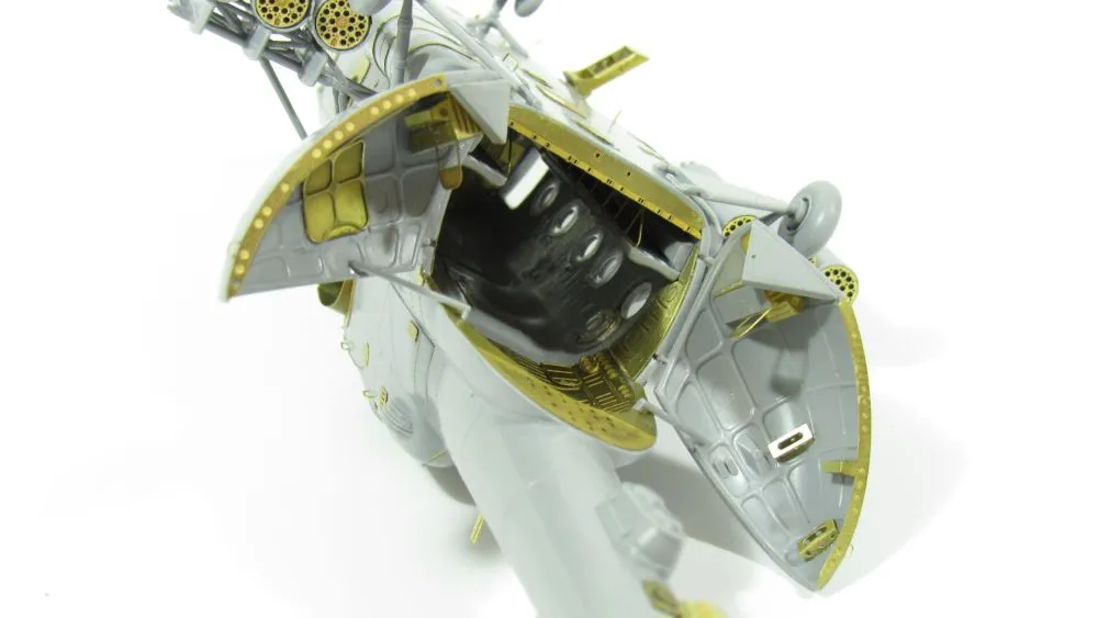 Mil Mi-8 cargo compartment for Zvezda 1:72