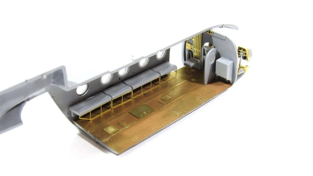 Mil Mi-8 cargo compartment for Zvezda 1:72