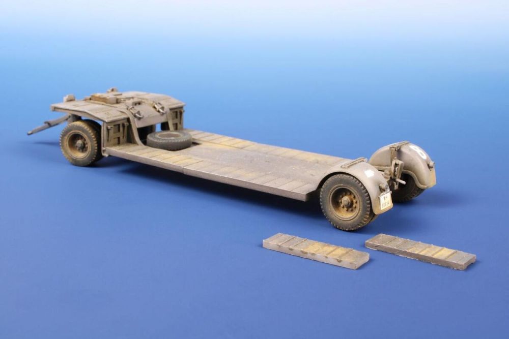 Sd.Ah 115 Flatbed Trailer (Tank Transport) 1:72