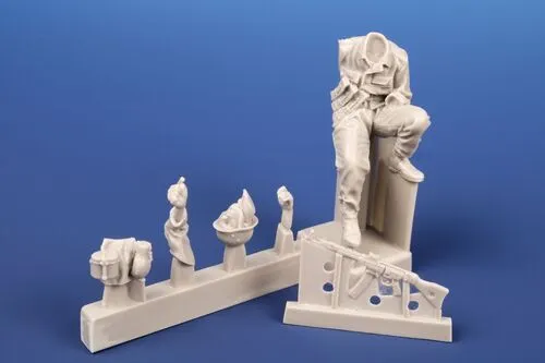 German Infantryman Carried on Hetzer 1944/45 1:35