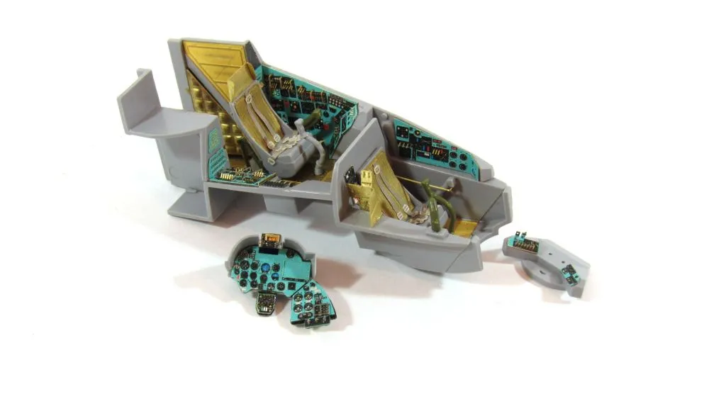 Mil Mi-24 cockpit set (color) for Zvezda 1:48