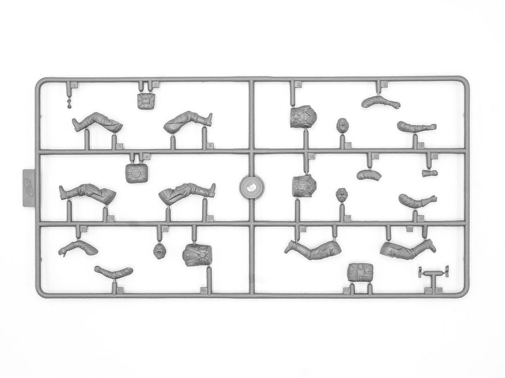 Axis Pilots in the cockpit 1:32